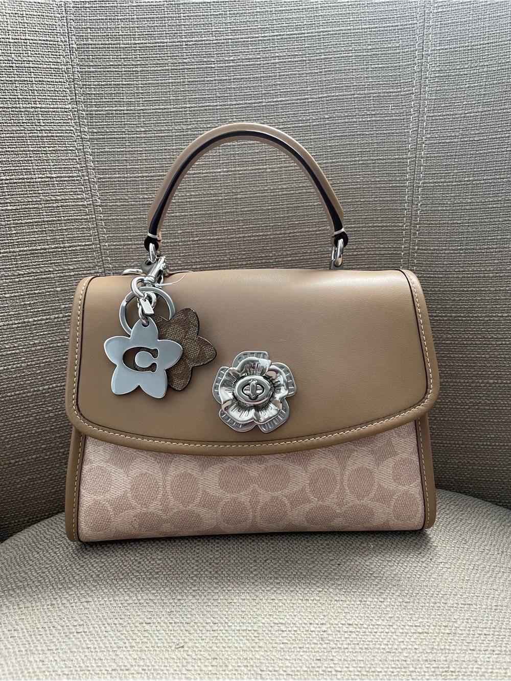 Coach Parker top handle In Light Nickel/Sand Taupe NWT Authentic style 89121